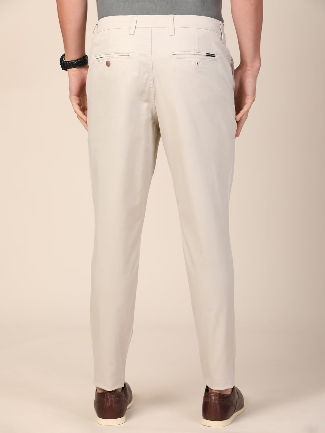 MERCHANT MARINE Men Off White Solid Tapered Fit Cotton Trousers