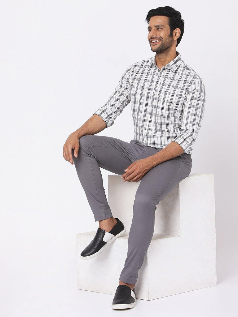 What colour shirt goes with grey pants? - Portfolio